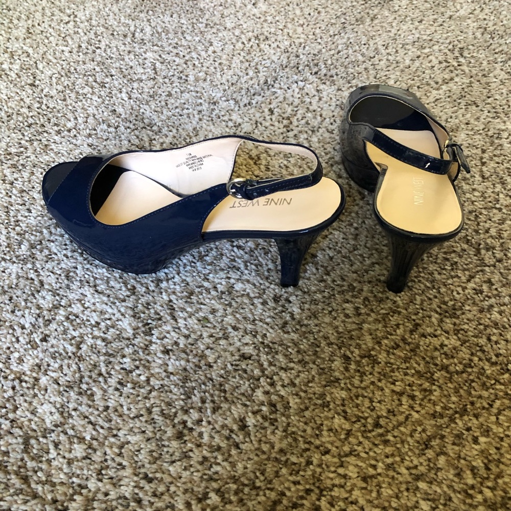 Shoes - Picture 3 of 4